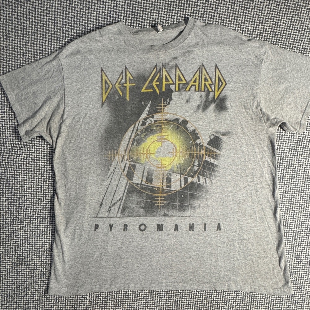 Def Leppard Pyromania Graphic T-Shirt Mens Gray Rock Band Tee Short Sleeve XL